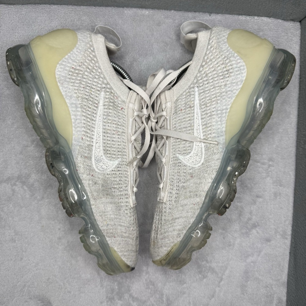 Nike Air VaporMax 2021 Flyknit White Phantom Cream Womens Size 11 DJ9975-001 - Picture 7 of 9